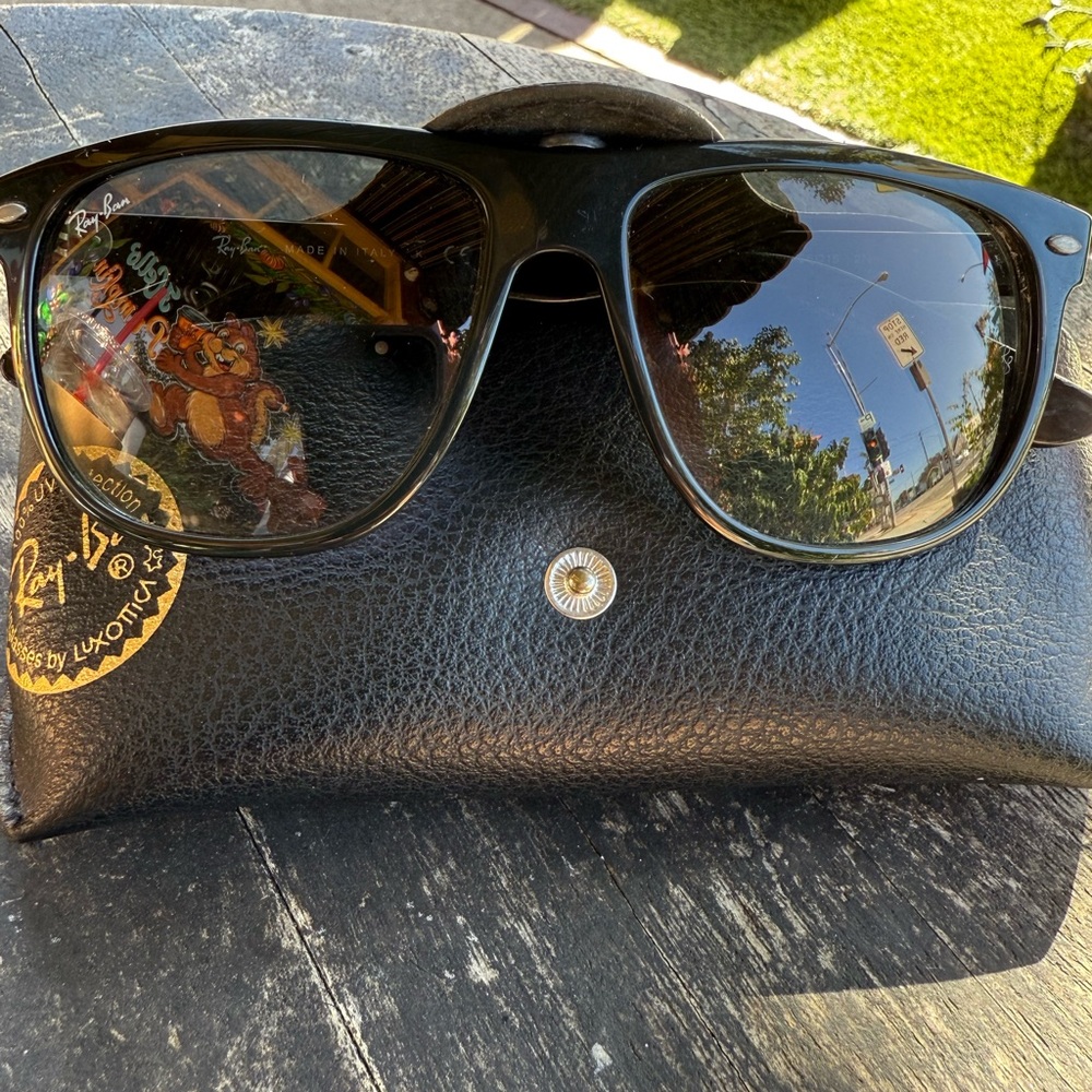 Ray-Ban Sunglasses - Picture 6 of 7